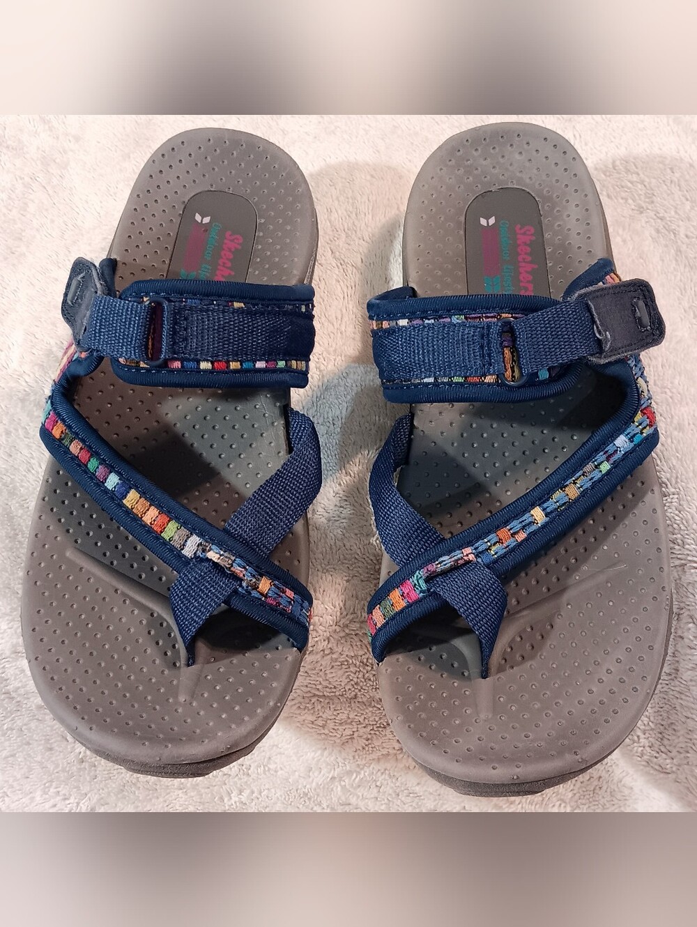 Size 7 Skechers Women's Reggae Mad Swag Toe Thong Woven Sandal Navy